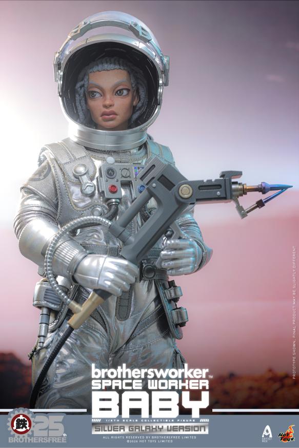 AMC041 - Brothersfree x Hot Toys - 1/6th scale Space Worker Baby (Brothersfree 25th Silver Galaxy Version) - Image 3