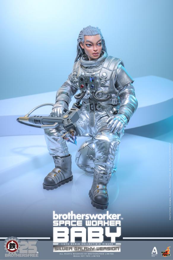 AMC041 - Brothersfree x Hot Toys - 1/6th scale Space Worker Baby (Brothersfree 25th Silver Galaxy Version) - Image 13