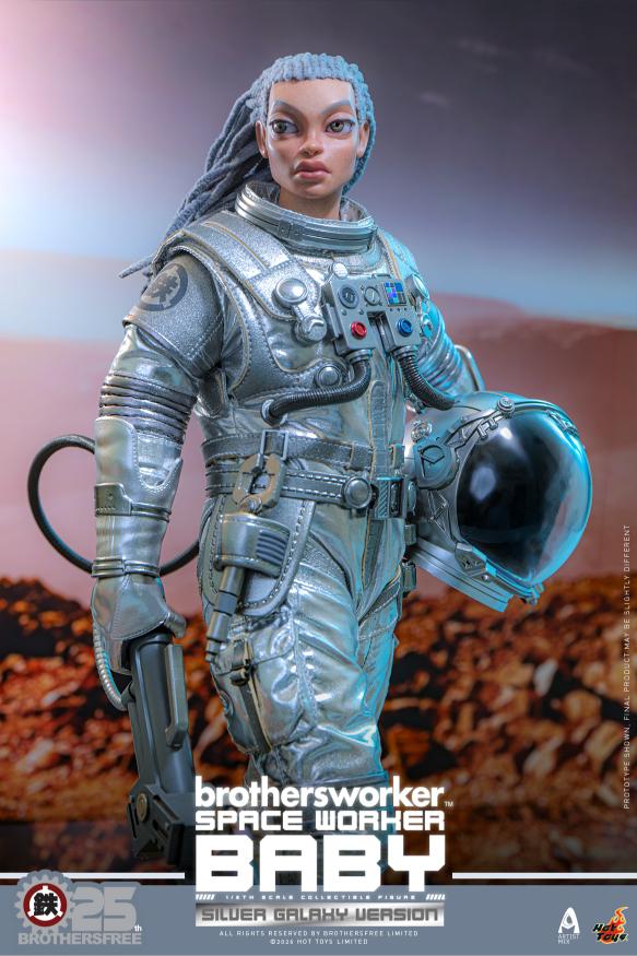 AMC041 - Brothersfree x Hot Toys - 1/6th scale Space Worker Baby (Brothersfree 25th Silver Galaxy Version) - Image 5